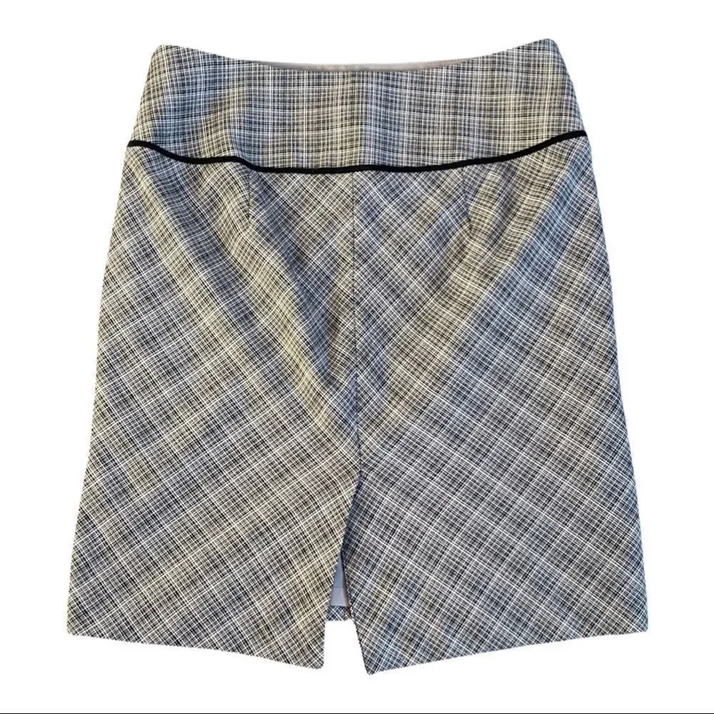 LIMITED Plaid Lined Skirt - Size 6